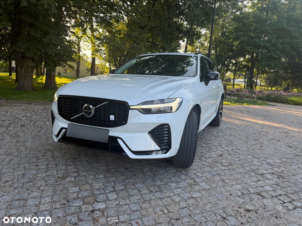 Volvo XC 60 B5 B AWD Ultimate Dark - 4