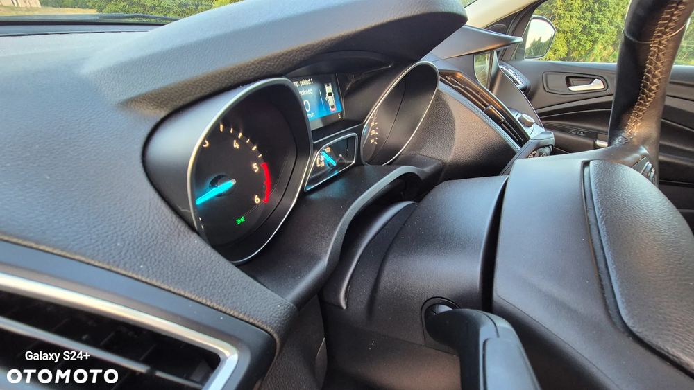 Ford Kuga - 28