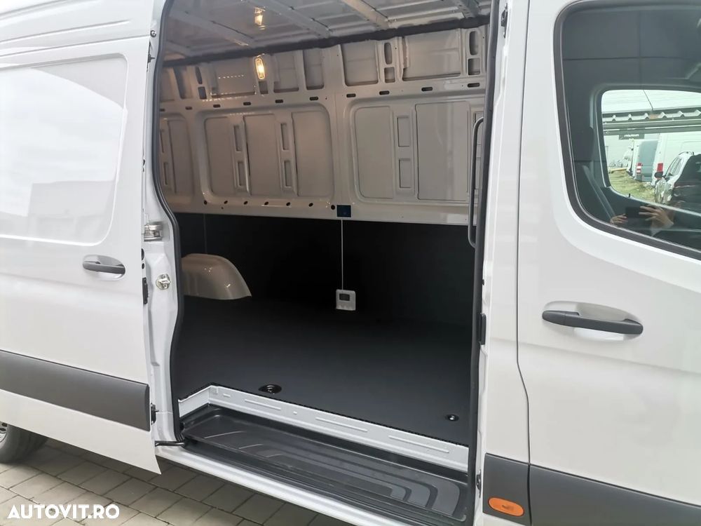 Mercedes-Benz Sprinter 317 CDI furgon lung PRO - 12