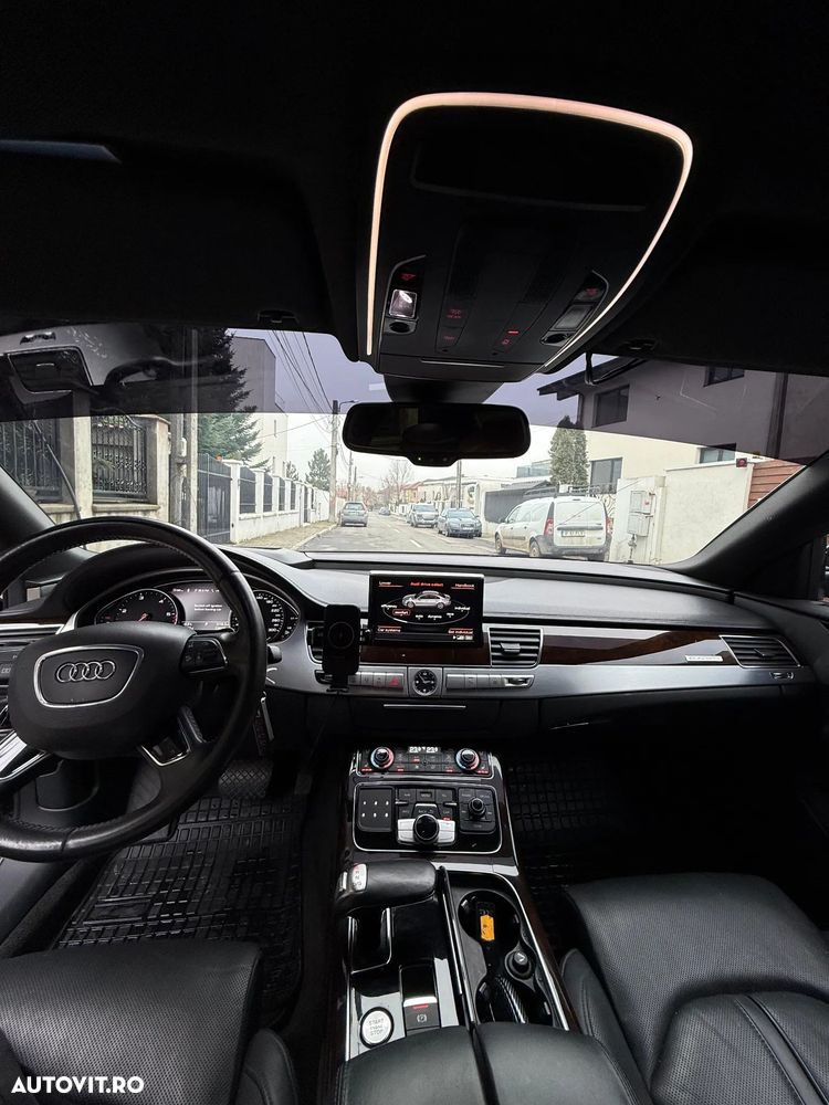 Audi A8 - 8