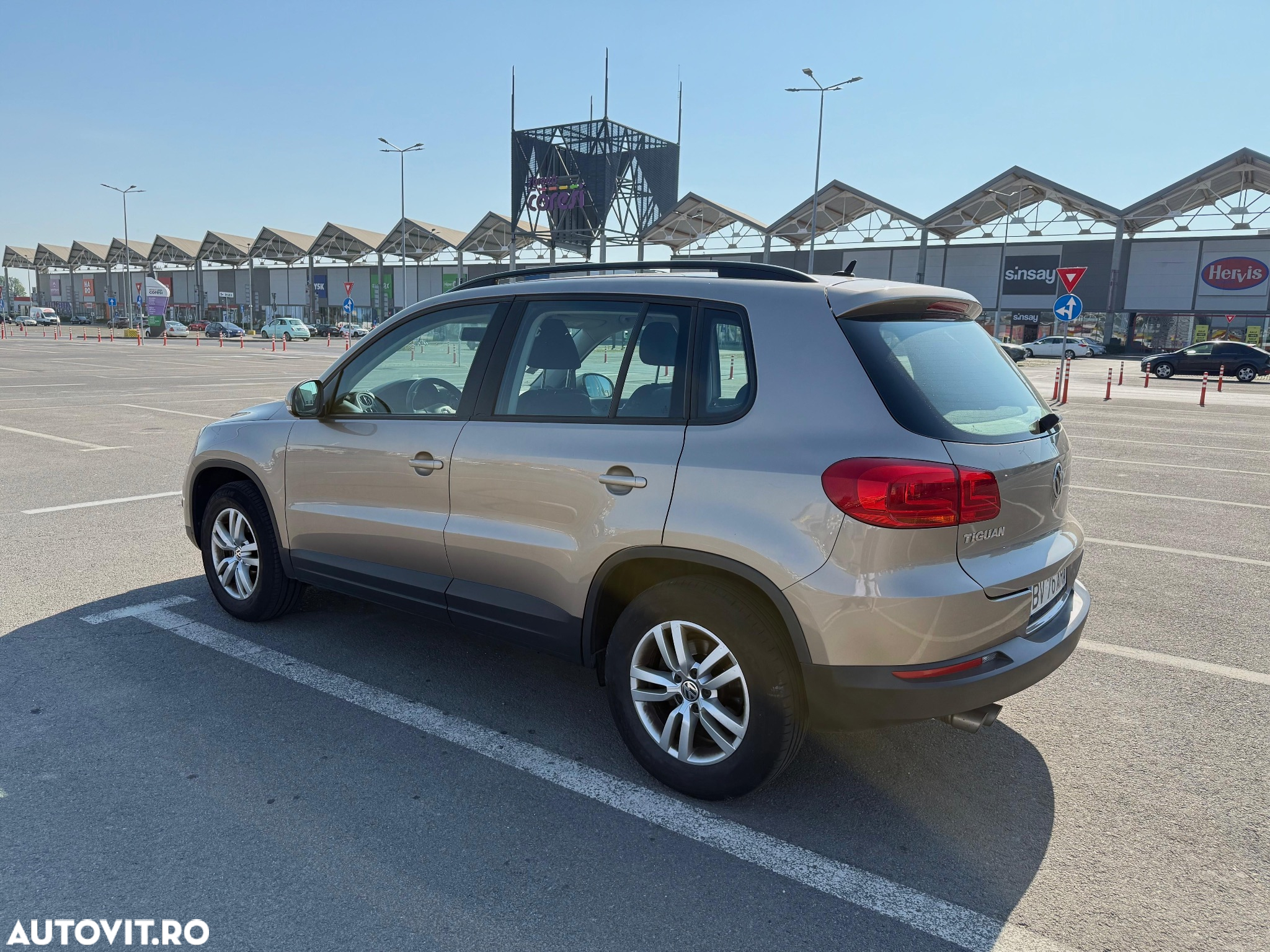 Volkswagen Tiguan 2.0 TDI 4Motion BMT Sport & Style - 4