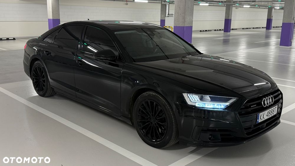 Audi A8 - 4