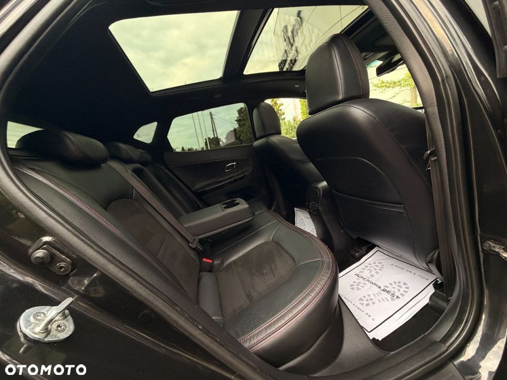 Kia Ceed - 4