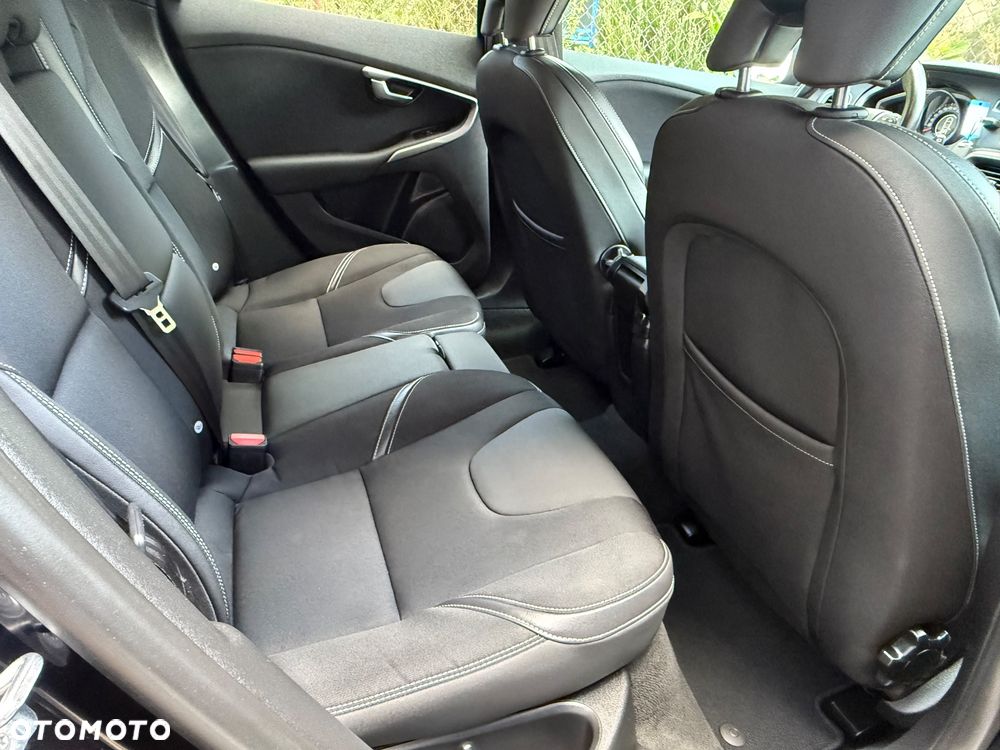 Volvo V40 D2 Geartronic Momentum - 28