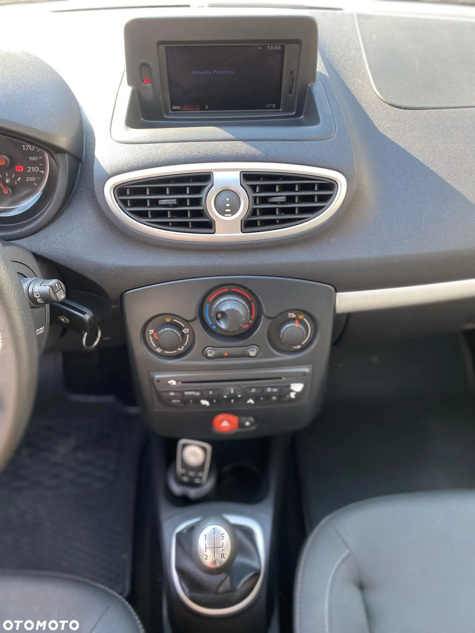 Renault Clio - 26