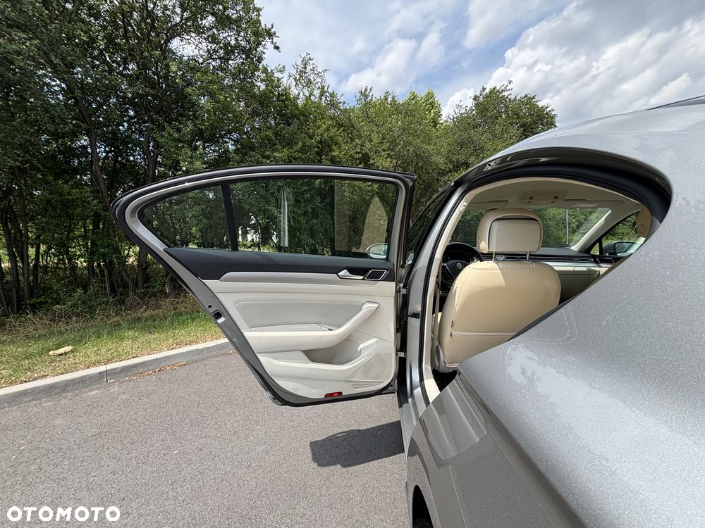 Volkswagen Passat 1.6 TDI BMT Comfortline - 17