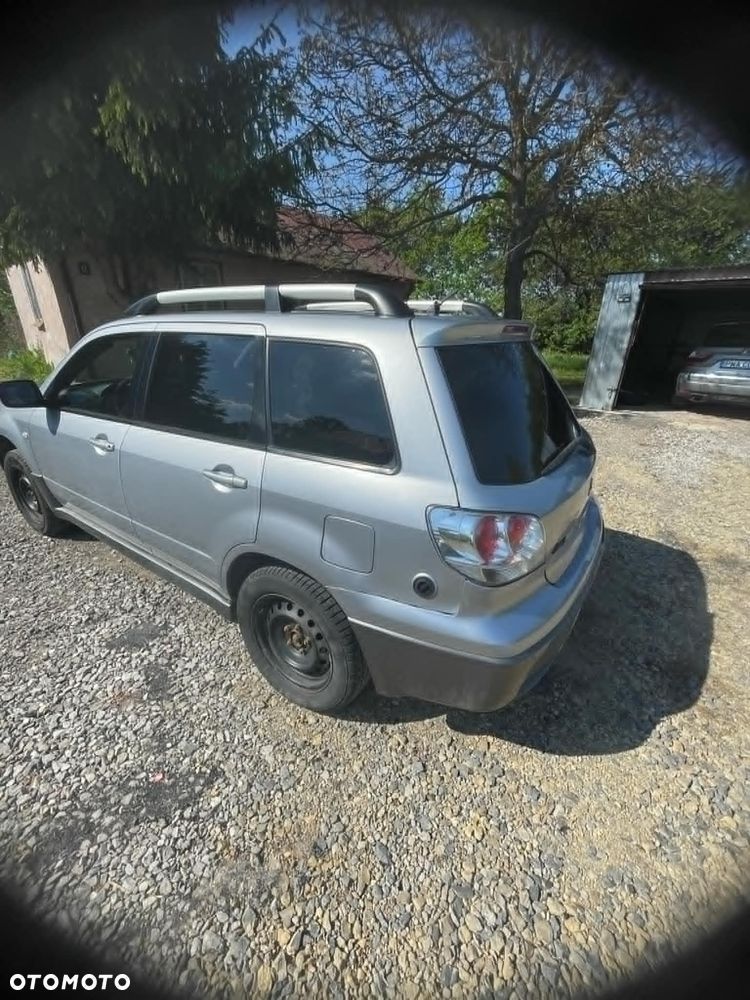 Mitsubishi Outlander 2.4 Intense - 2
