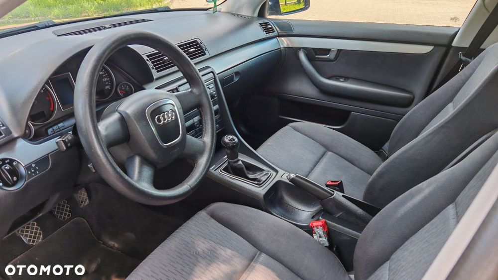 Audi A4 Limousine - 6