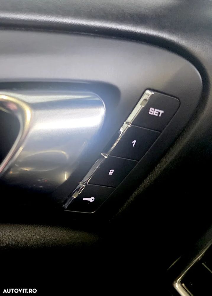 Porsche Cayenne - 10