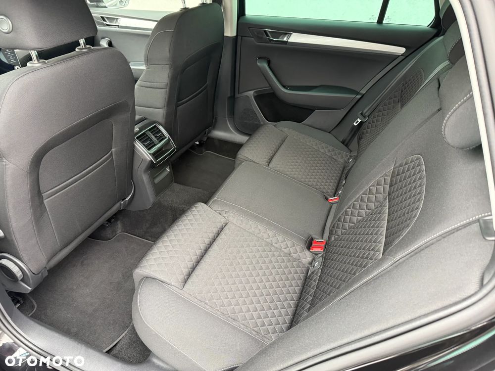 Skoda Superb 2.0 TDI DSG Style - 8