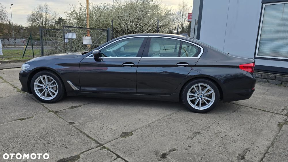 BMW Seria 5 530i Luxury Line - 10