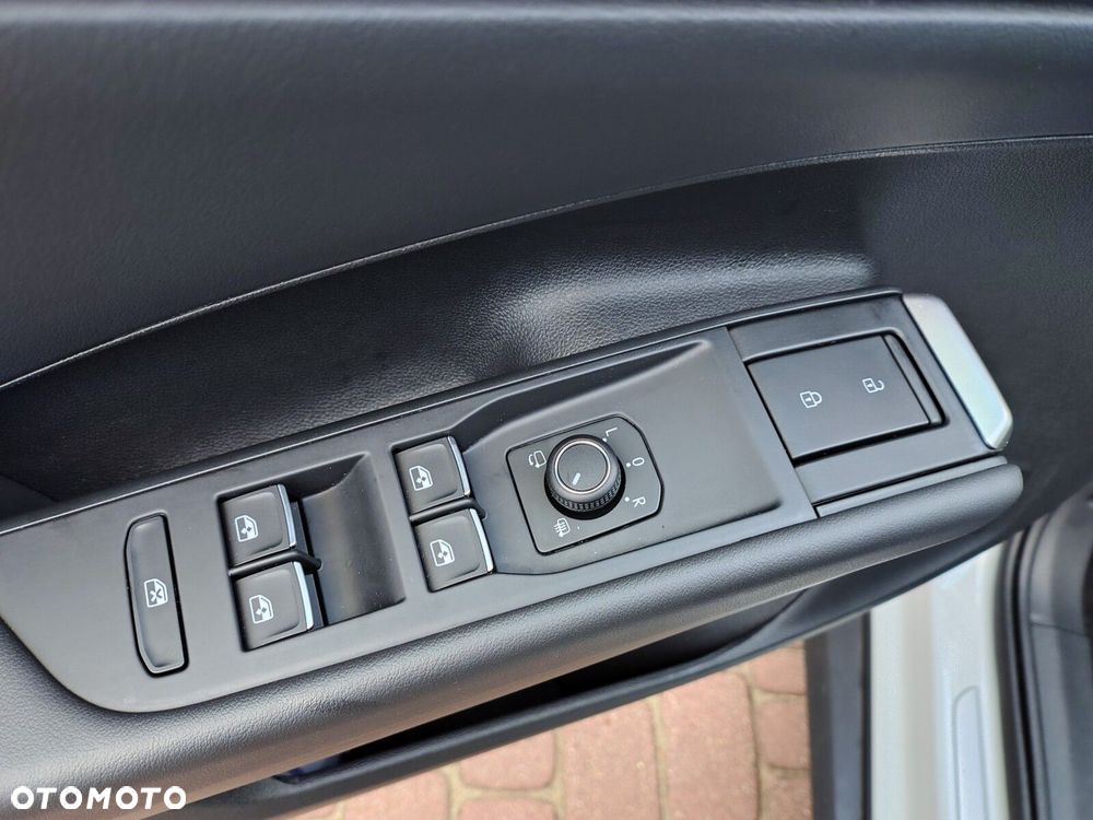 Volkswagen T-Roc 1.5 eTSI R-Line DSG - 30