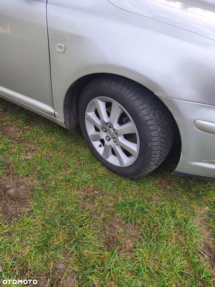 Toyota Avensis 2.0 VVT-i Sol Plus - 5