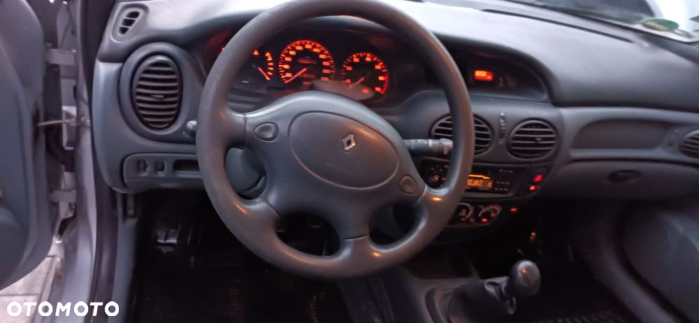 Renault Megane - 9