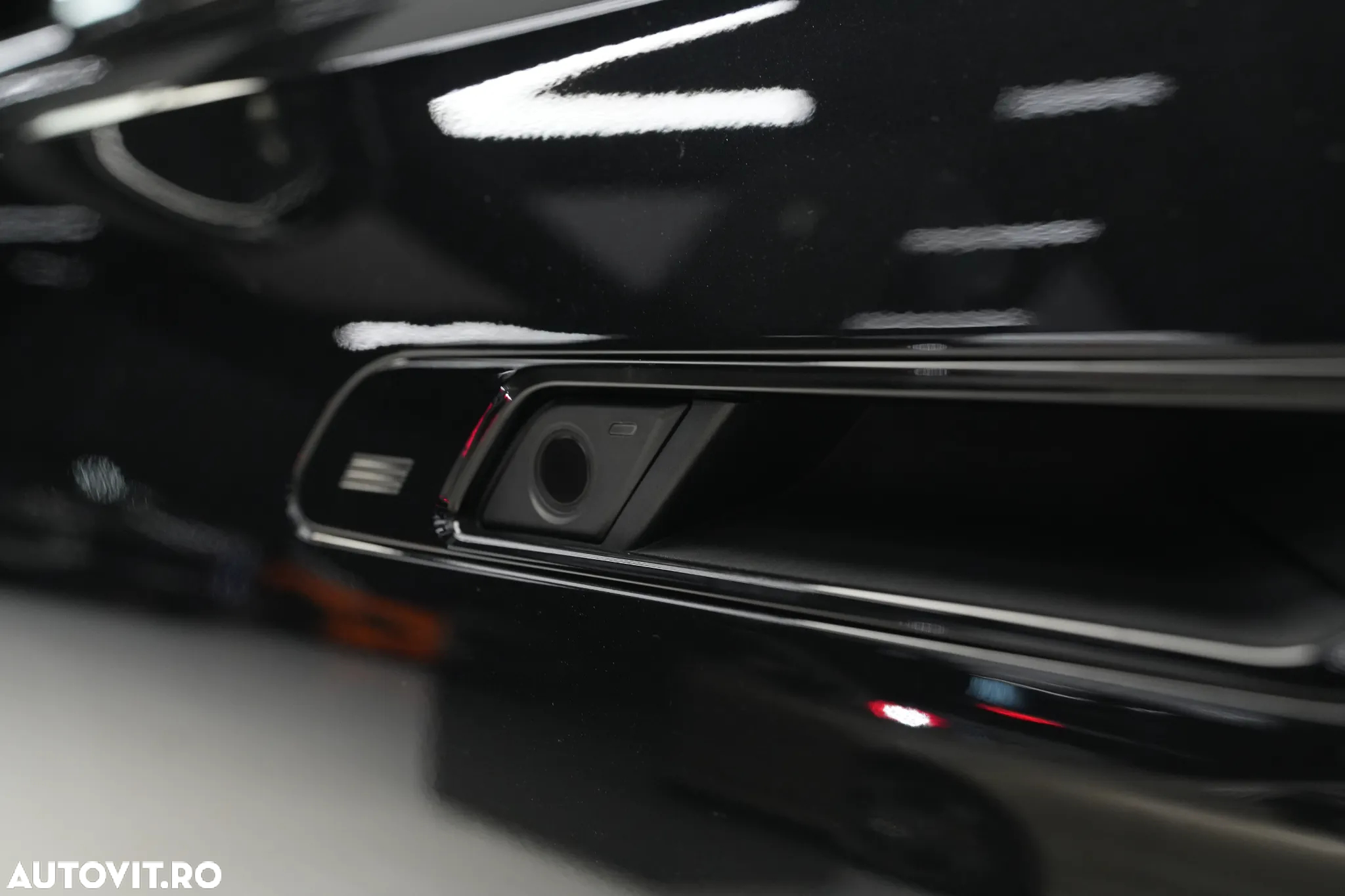 BMW Seria 7 740d xDrive MHEV - 13