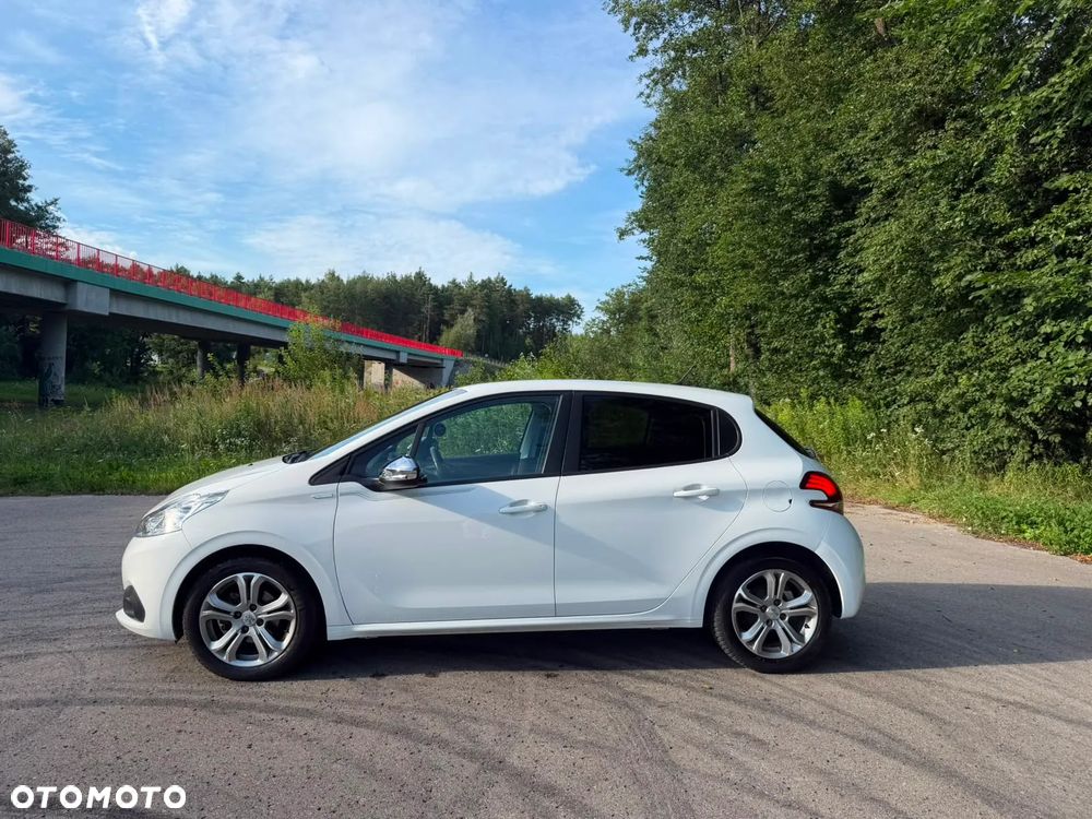 Peugeot 208 1.2 PureTech GPF Signature S&S - 4