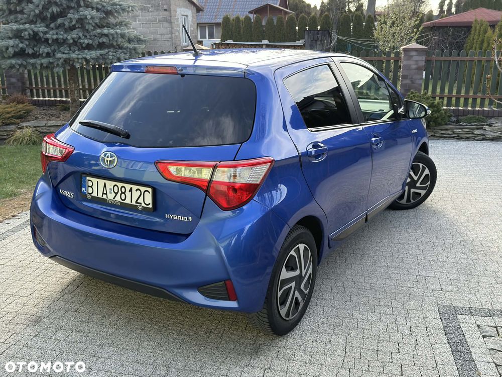 Toyota Yaris Hybrid 100 Premium - 7