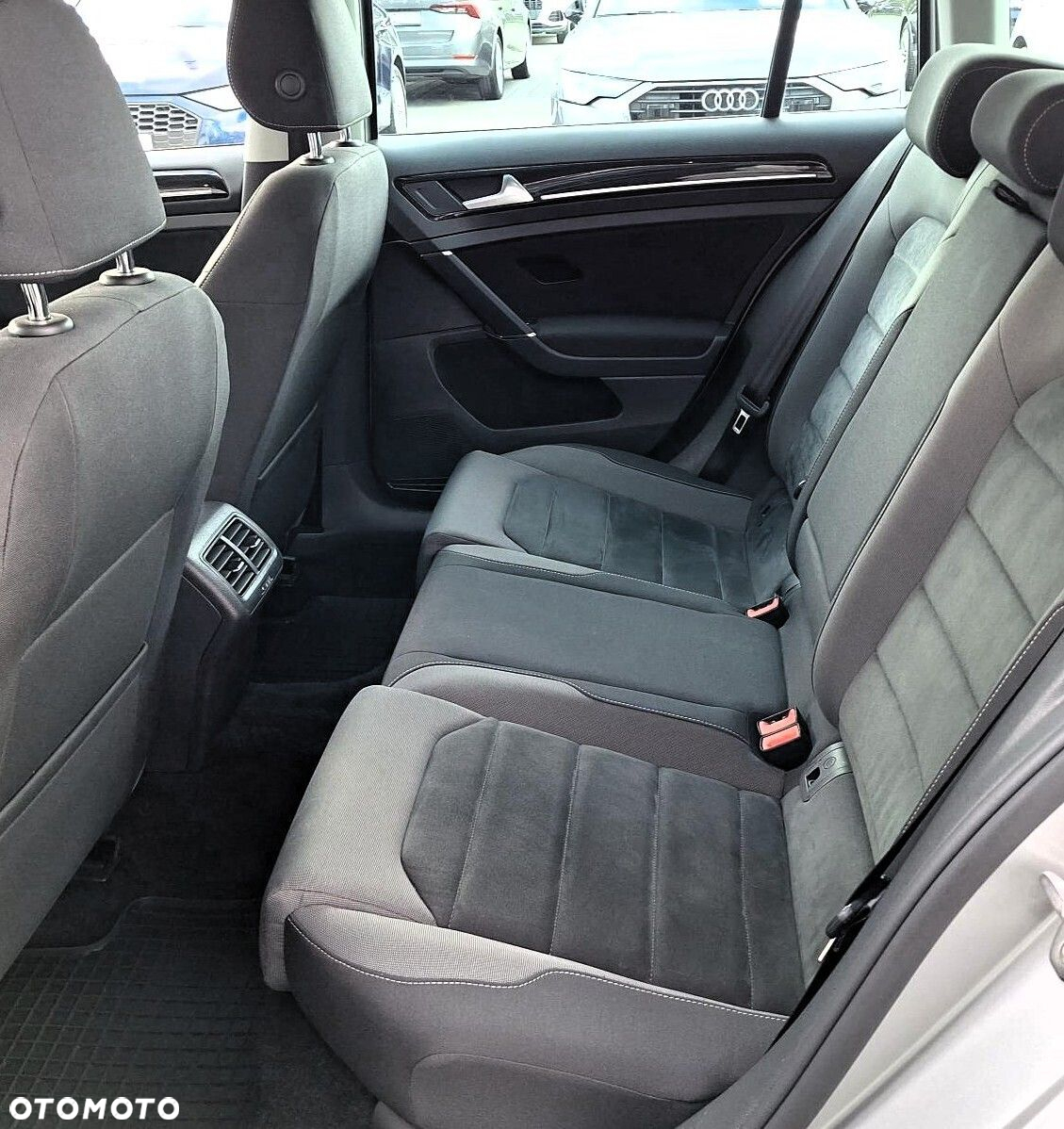 Volkswagen Golf - 20