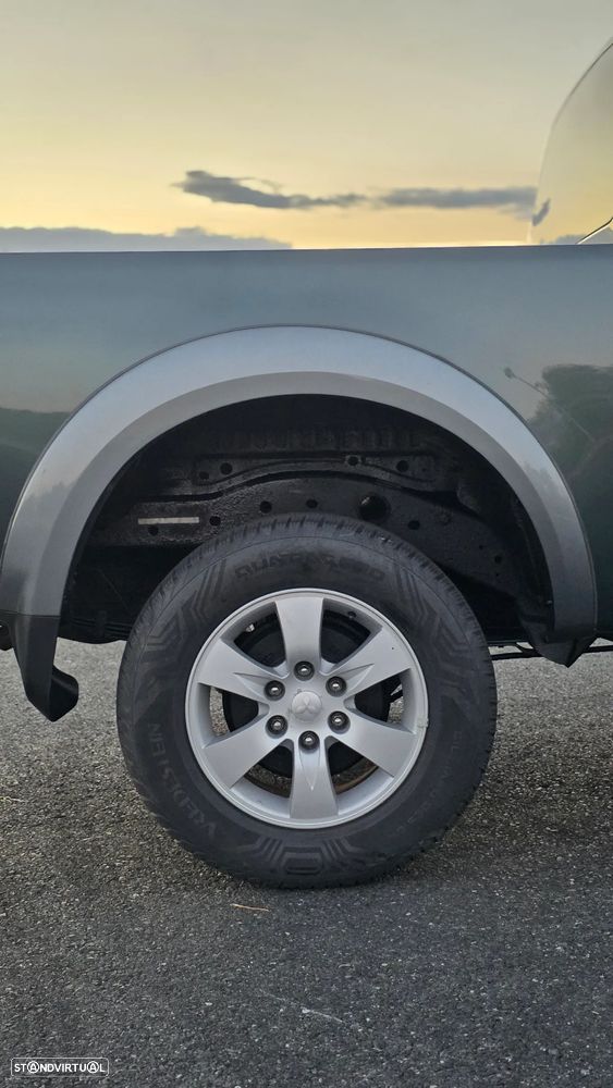 Mitsubishi L200 Pick Up 4x4 Intense Club Cab - 23