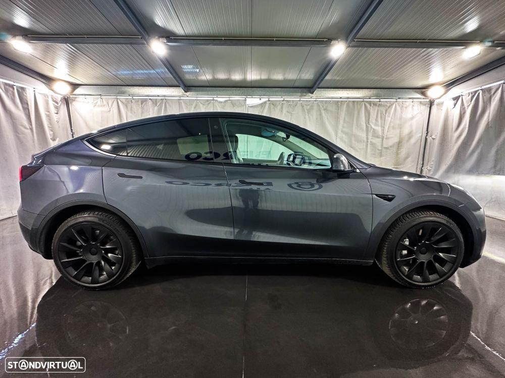 Tesla Model Y Long Range Dual Motor AWD - 12
