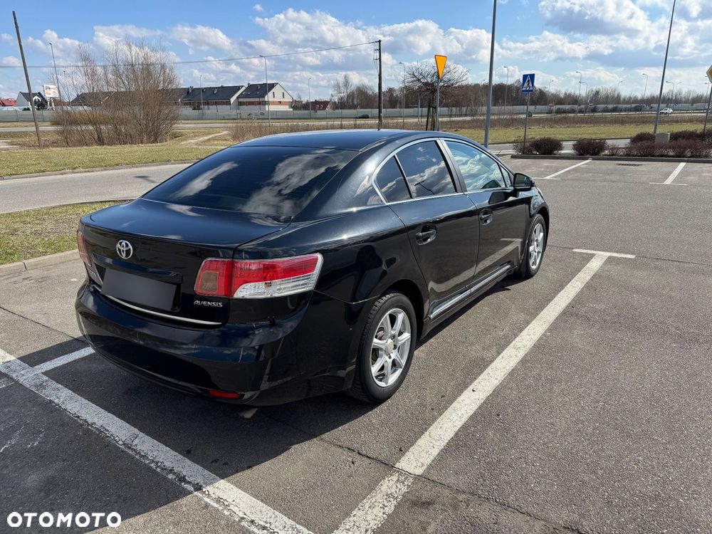 Toyota Avensis 2.0 D-4D - 6