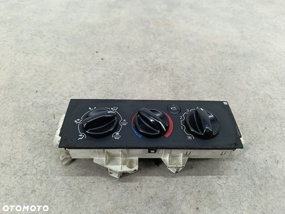 PANEL NAWIEWU RENAULT MASTER II FL 92537  BEHR - 2