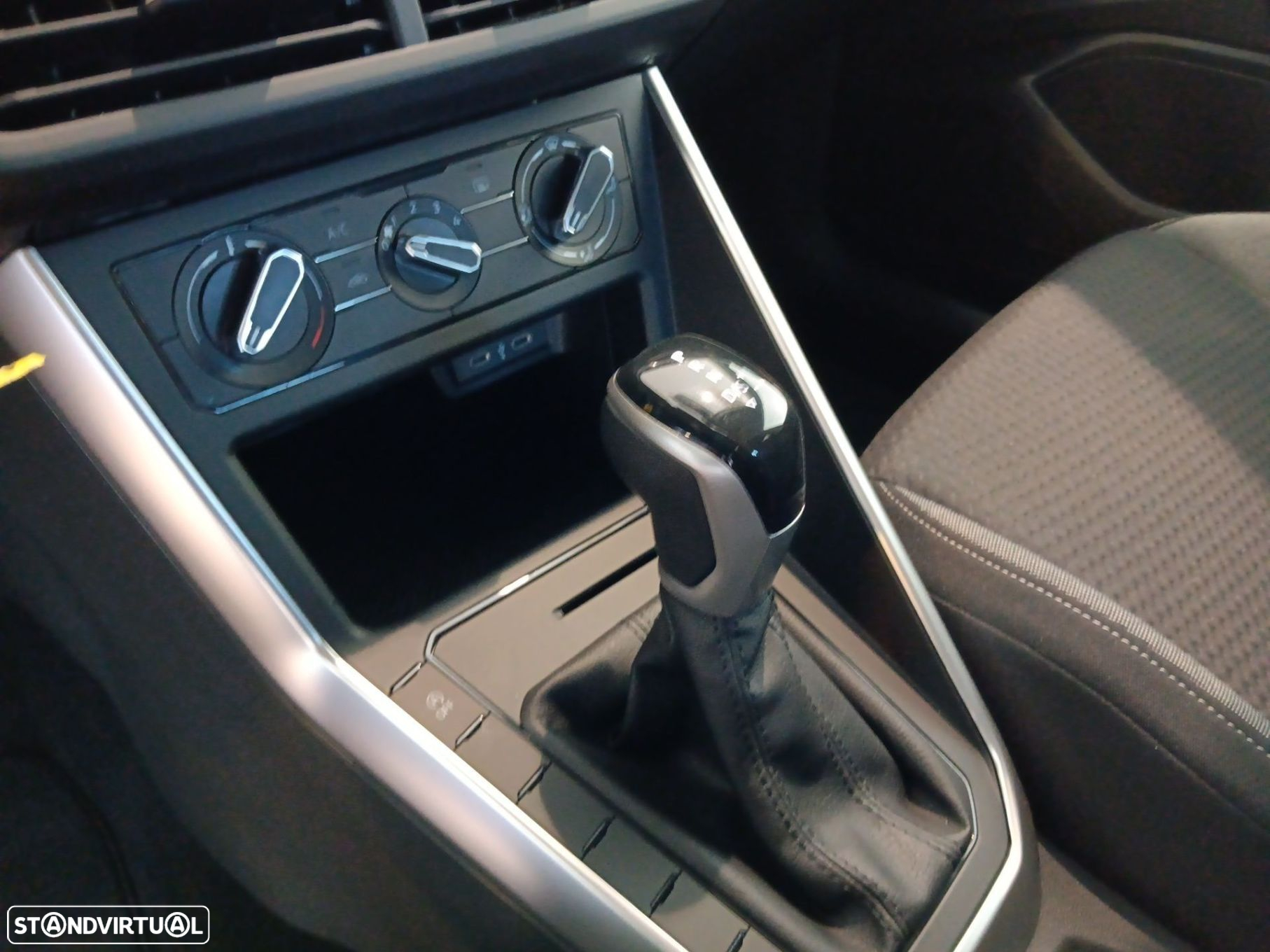 VW Polo 1.0 TSI Urban DSG - 7