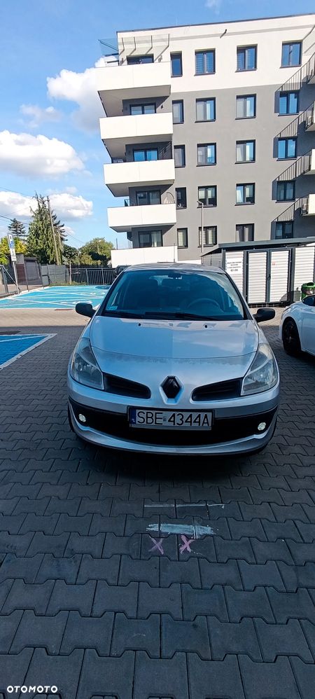 Renault Clio 1.2 16V Authentique - 1