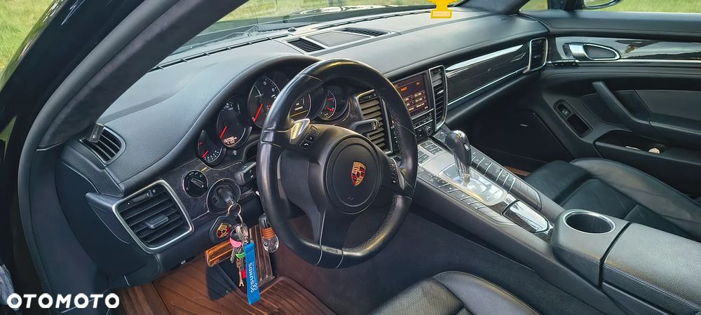 Porsche Panamera Platinum Edition PDK - 10