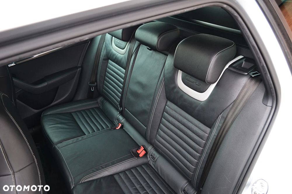 Skoda Octavia 2.0 TDI DSG RS - 19