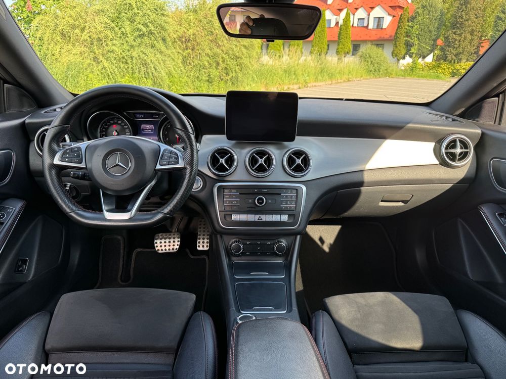 Mercedes-Benz CLA 200 7G-DCT AMG Line - 12