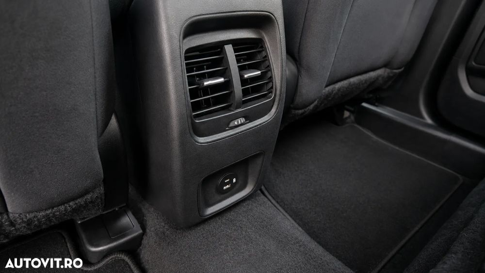 Ford Kuga 2.5 Duratec PHEV Titanium - 13