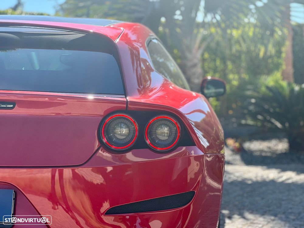 Ferrari GTC4 Lusso - 24