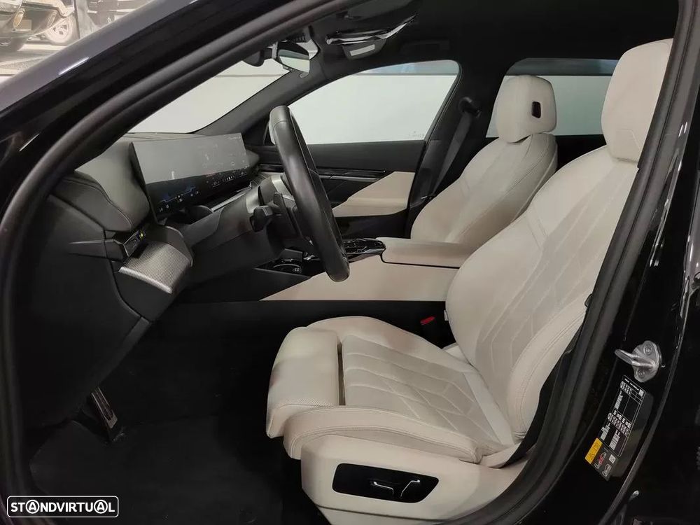 BMW i5 Touring eDrive40 - 34