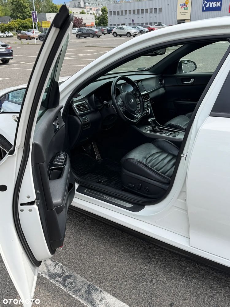 Kia Optima - 8