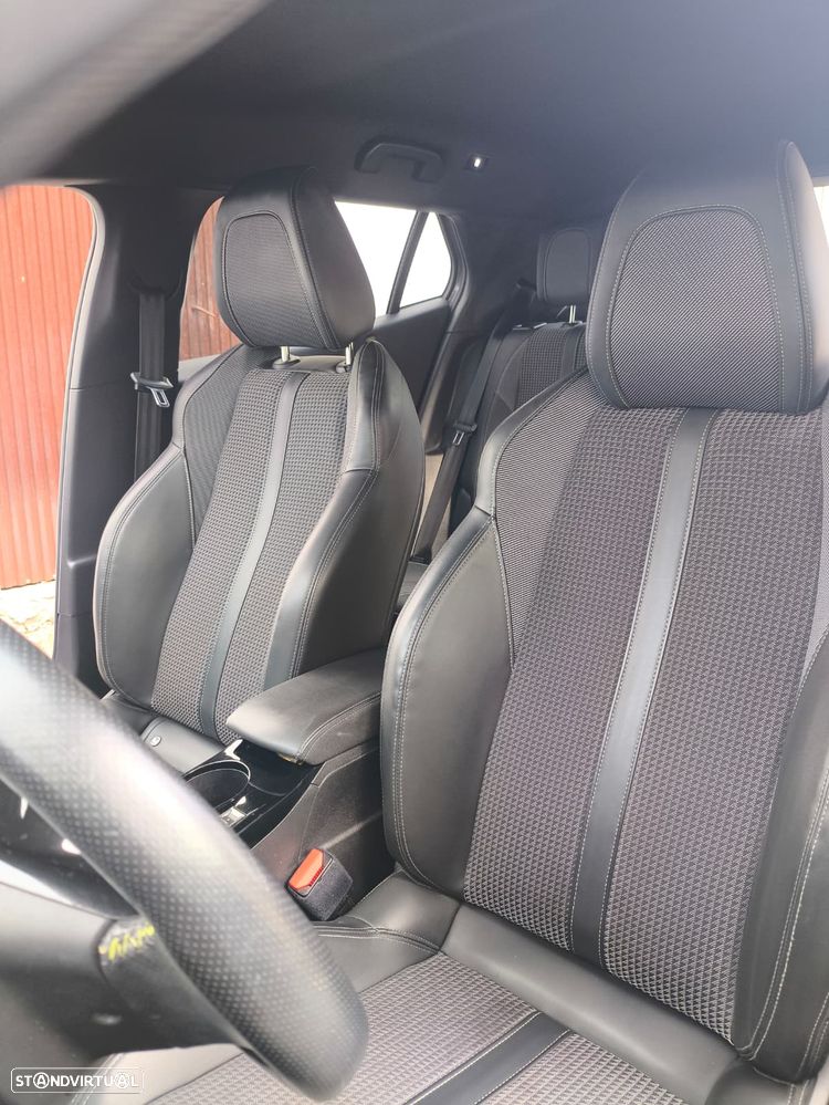 Peugeot 2008 - 8