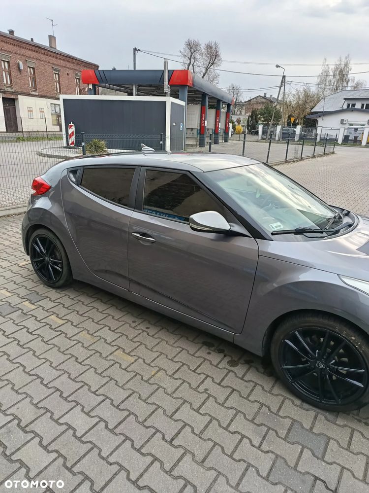 Hyundai Veloster 1.6 GDI Comfort - 9
