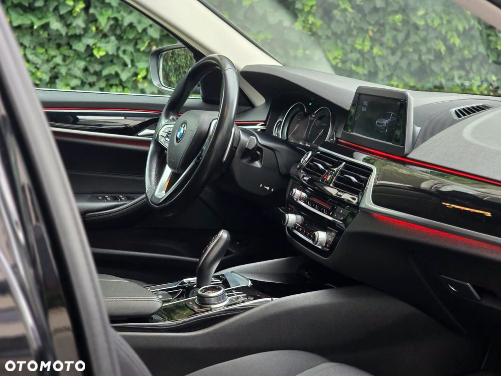 BMW 5 Series 2017 photo 4