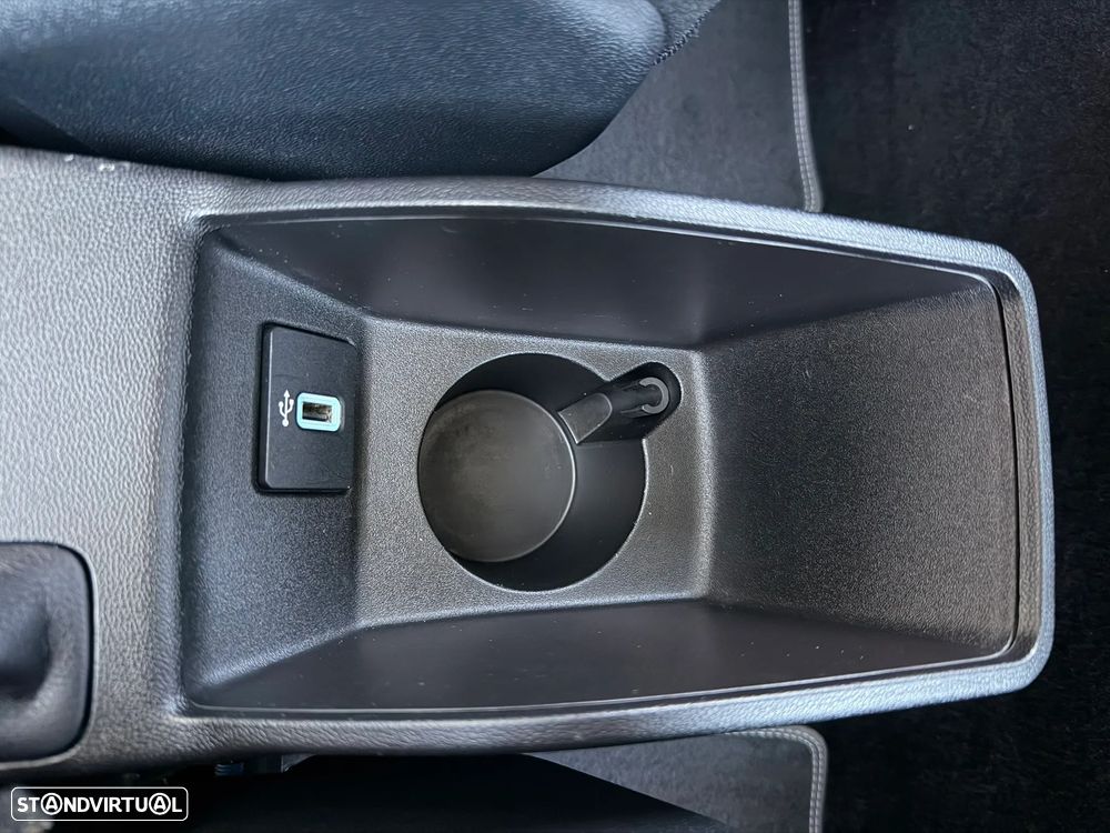 Ford Fiesta 1.0 EcoBoost Titanium - 9