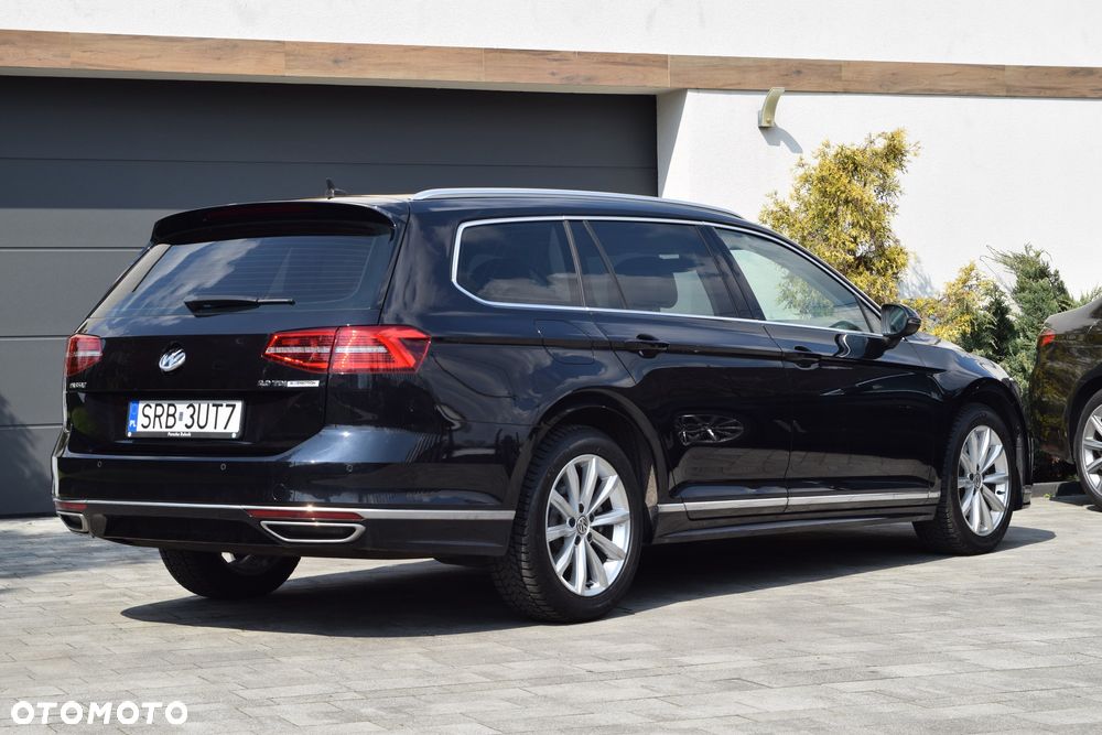 Volkswagen Passat 2.0 TDI (BlueMotion Technology) Highline - 30