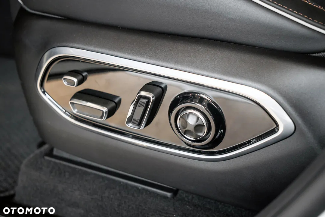 Jeep Grand Cherokee - 17