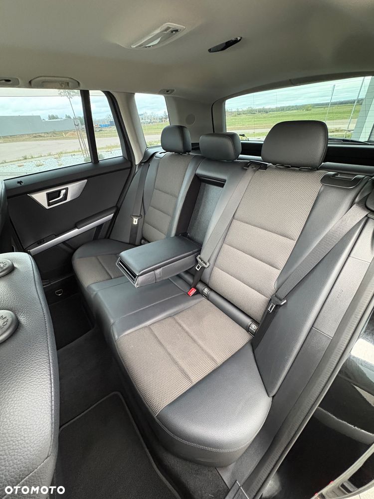 Mercedes-Benz GLK 300 4Matic 7G-TRONIC SPORT EDITION - 12