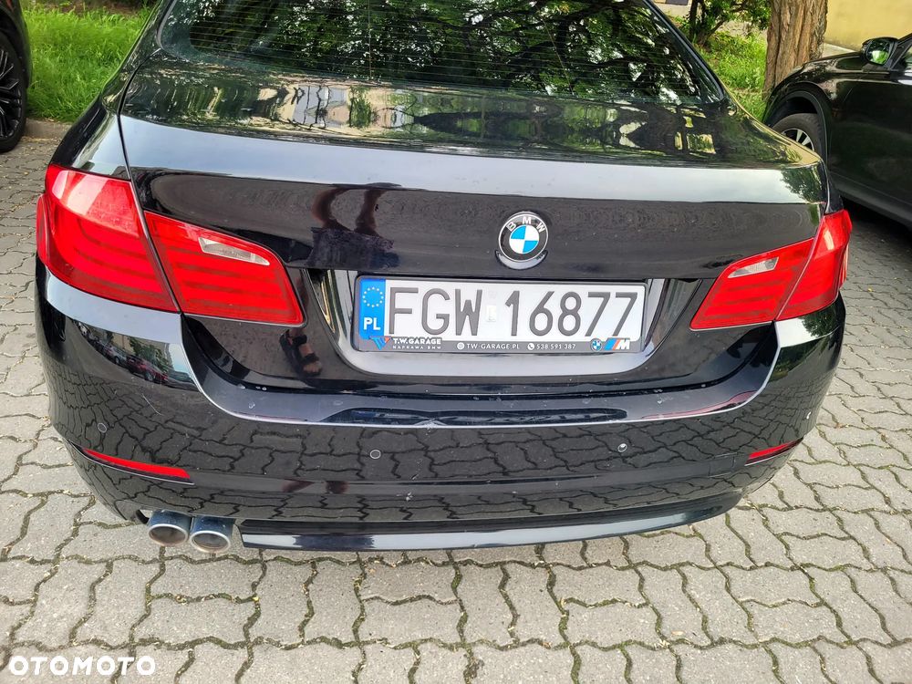 BMW Seria 5 525d xDrive - 9