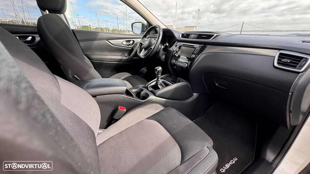 Nissan Qashqai 1.5 dCi N-Connecta - 27