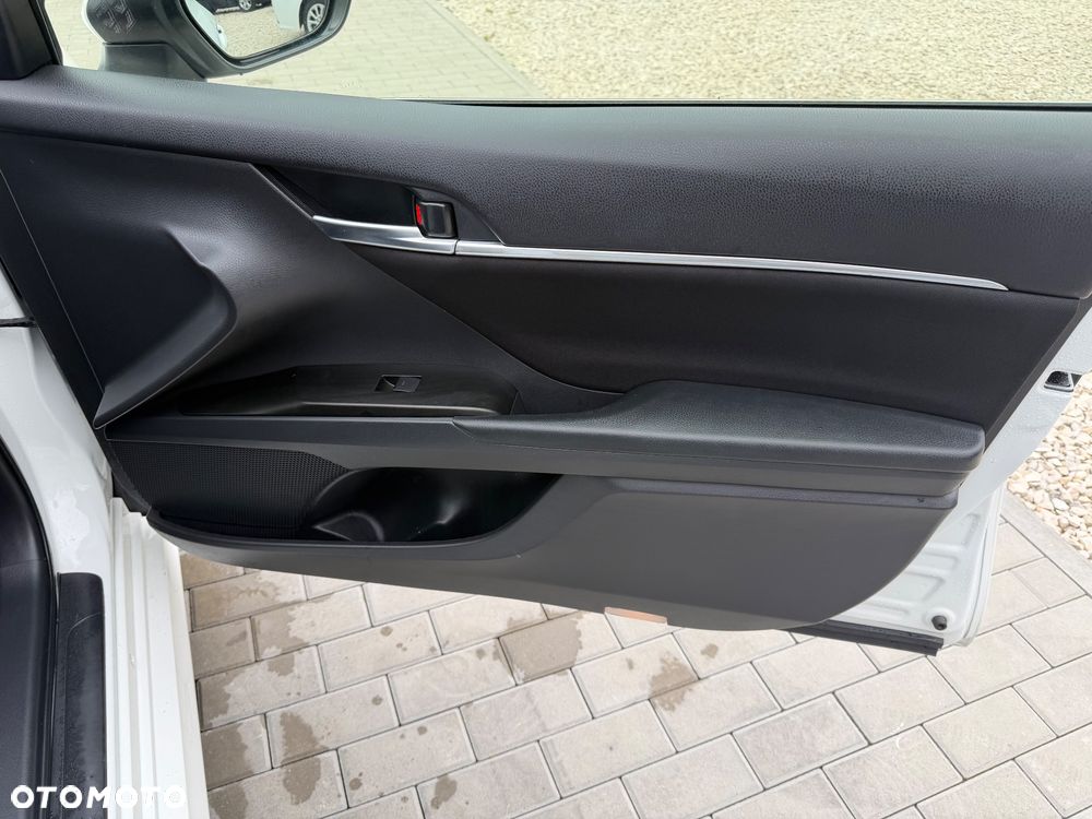 Toyota Camry 2.5 Hybrid Comfort CVT - 29