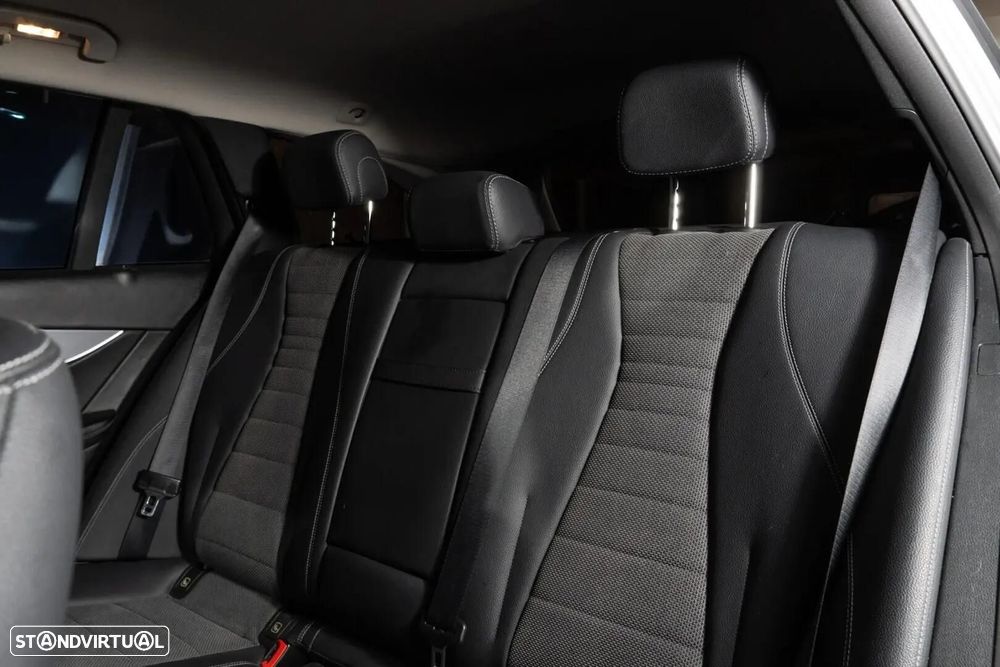 Mercedes-Benz E 220 - 11