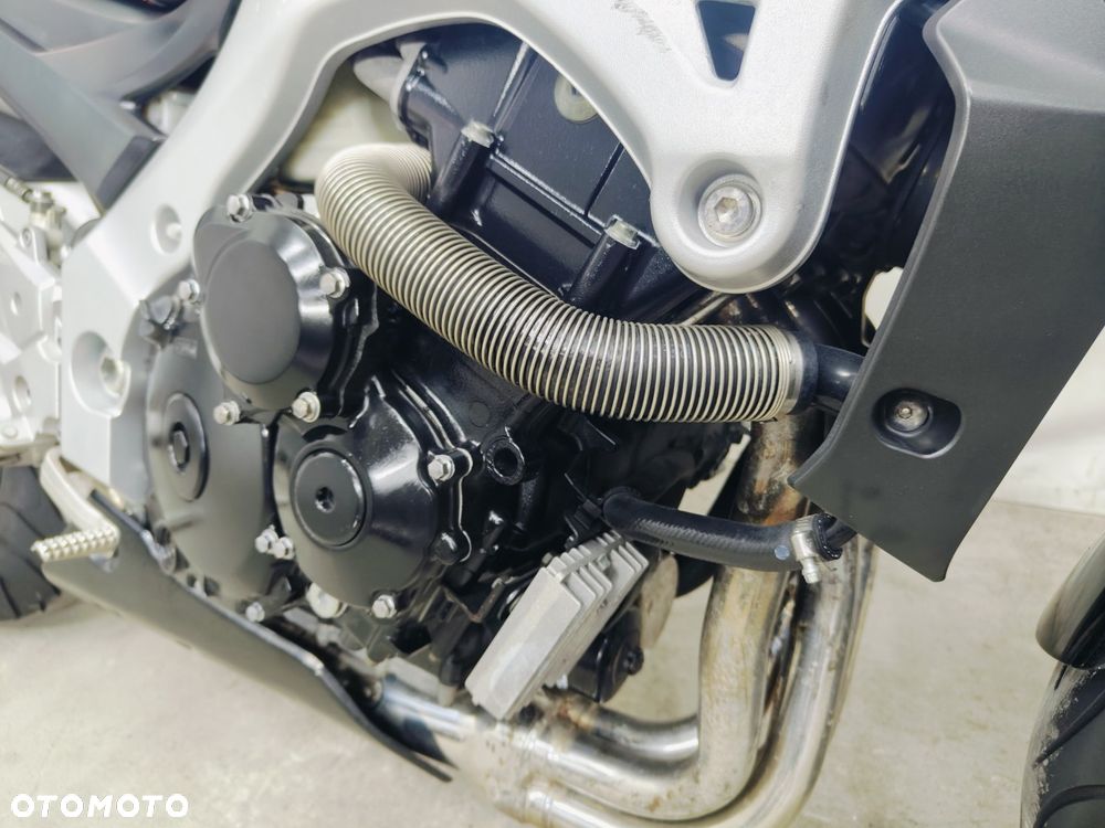 Suzuki GSR - 7