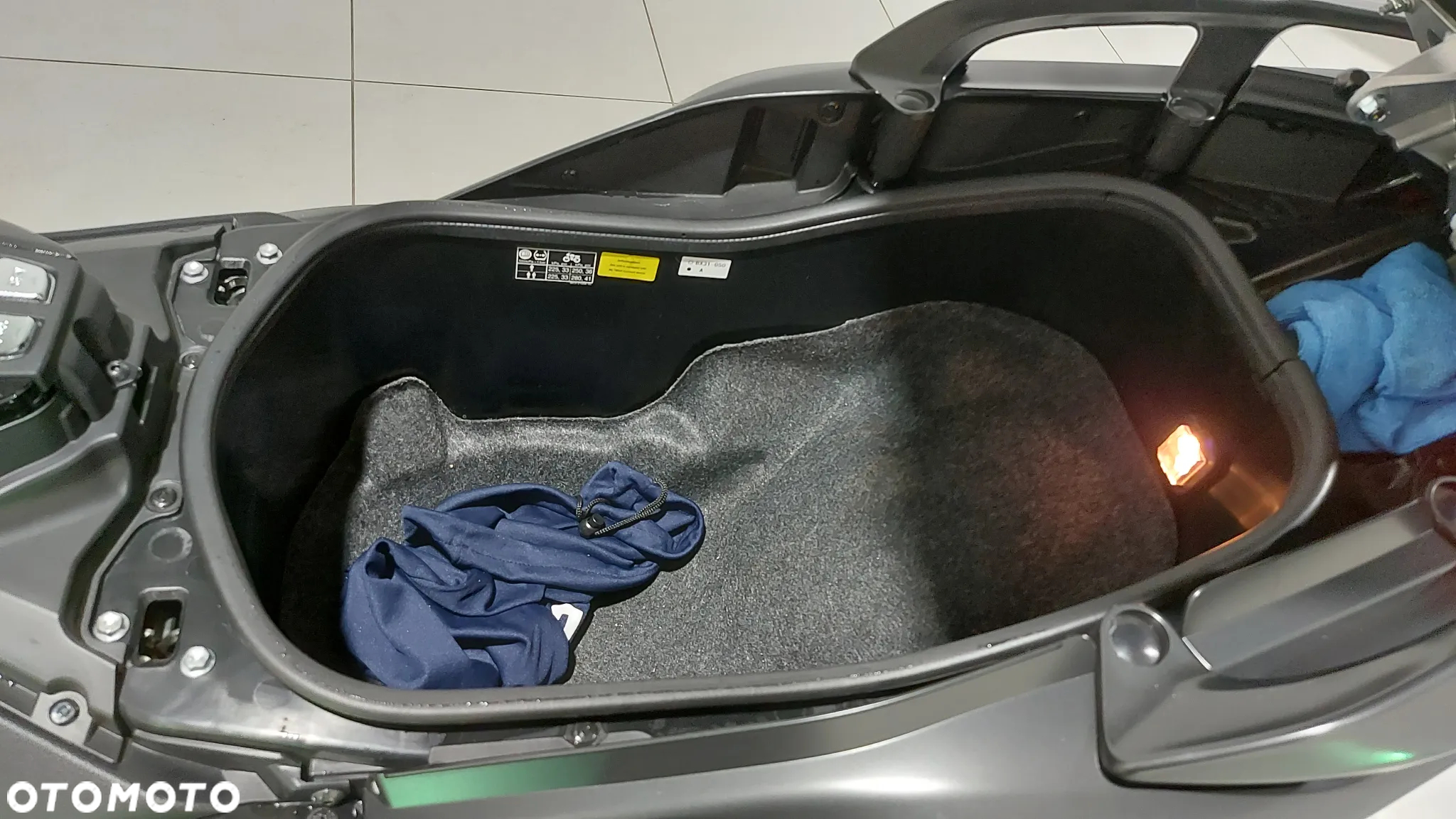 Yamaha Tmax - 12