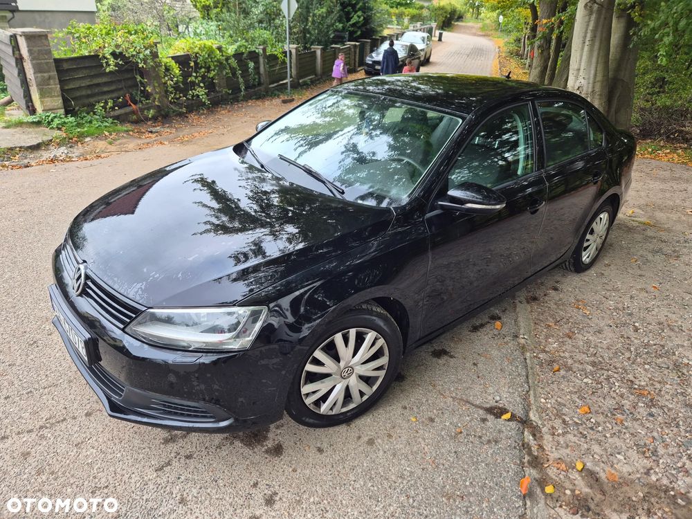 Volkswagen Jetta 1.6 TDI Comfortline - 4