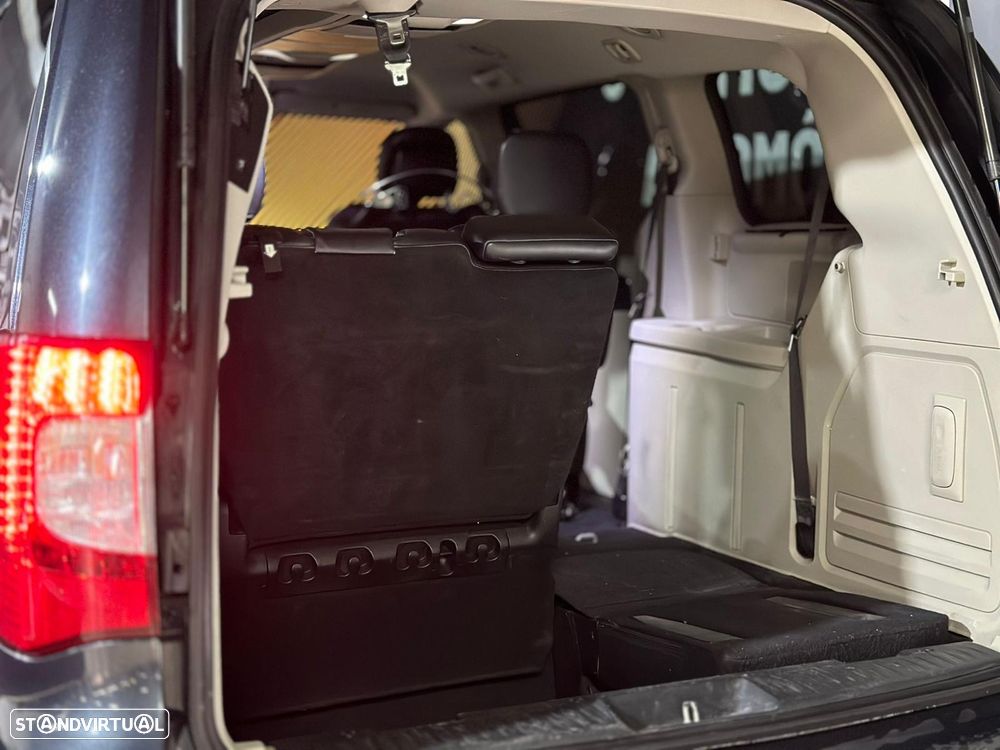 Lancia Voyager 2.8 CRD Platinum - 12